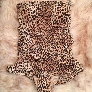 Victoria’s Secret One Piece Strapless Swimsuit